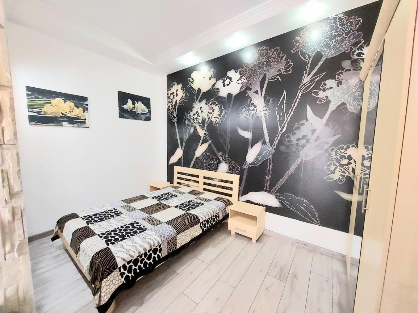 2 Rooms Central Anna Apartment Liov Exterior foto