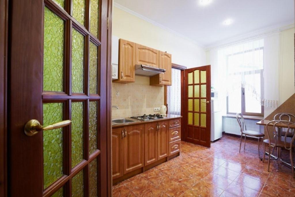 2 Rooms Central Anna Apartment Liov Exterior foto